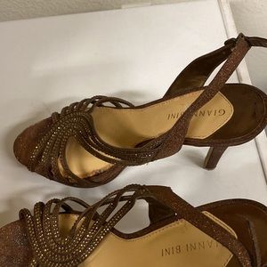 Beautiful brown sparkly pumps